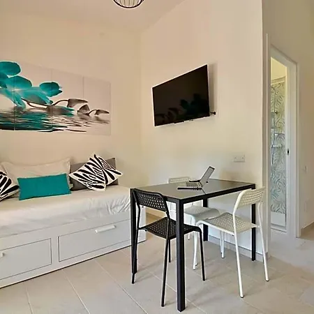 Isa - In Costa Rei Just 450 Meters From The Beach, With Air Conditioning And Outdoor Private Area Apart Otel 3*