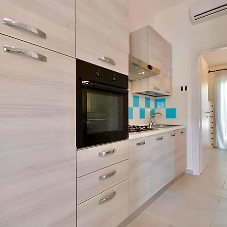 Isa - In Costa Rei Just 450 Meters From The Beach, With Air Conditioning And Outdoor Private Area Apartahotel Muravera